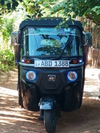 මාතර ත්‍රී වීලර් රථයක් විකිණීමට